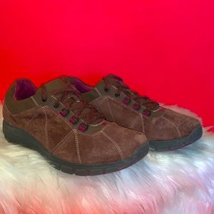 CLARKS COLLECTION suede wave walk